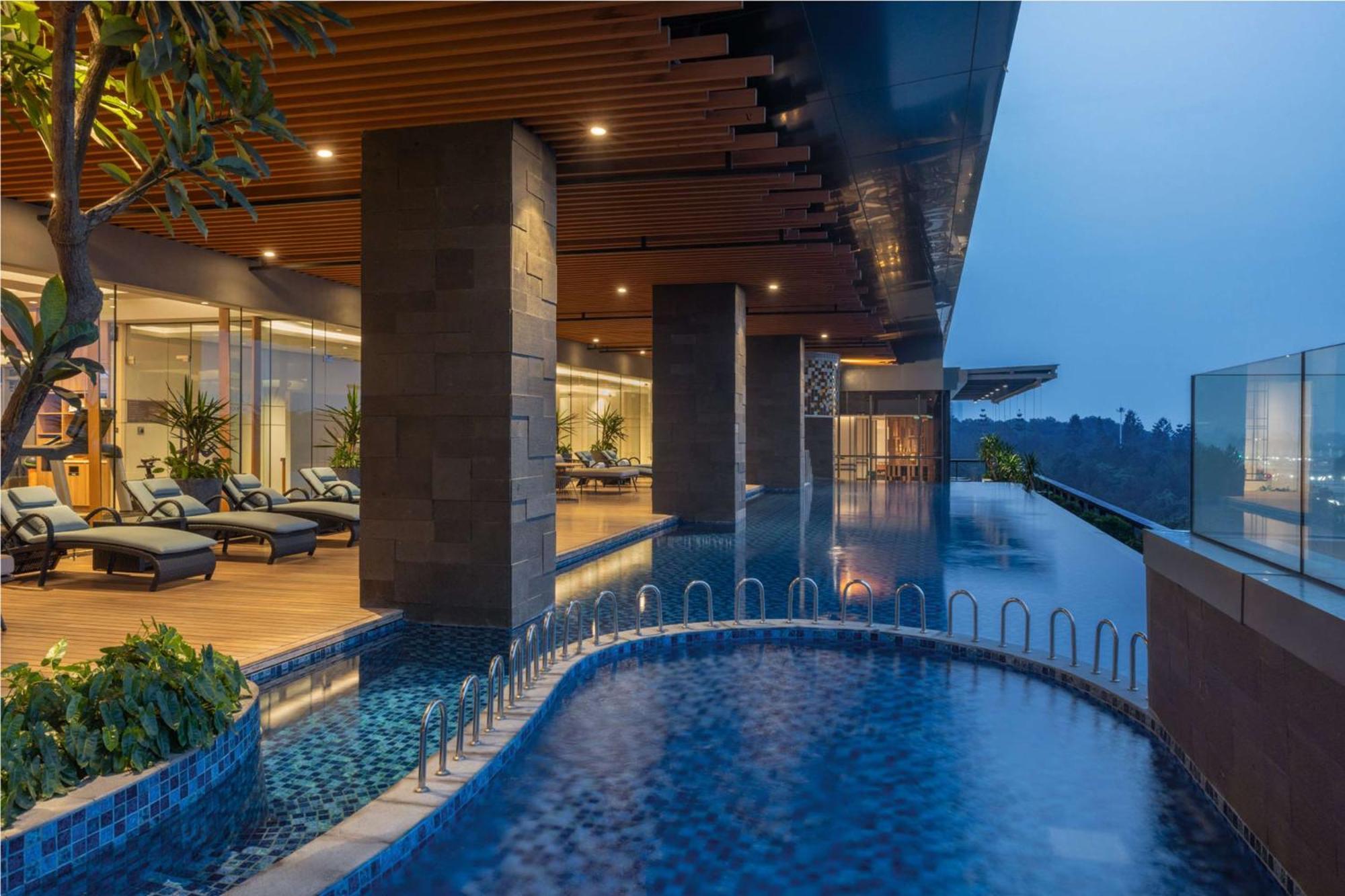 Doubletree By Hilton Jakarta Bintaro Jaya Серпонг Екстериор снимка