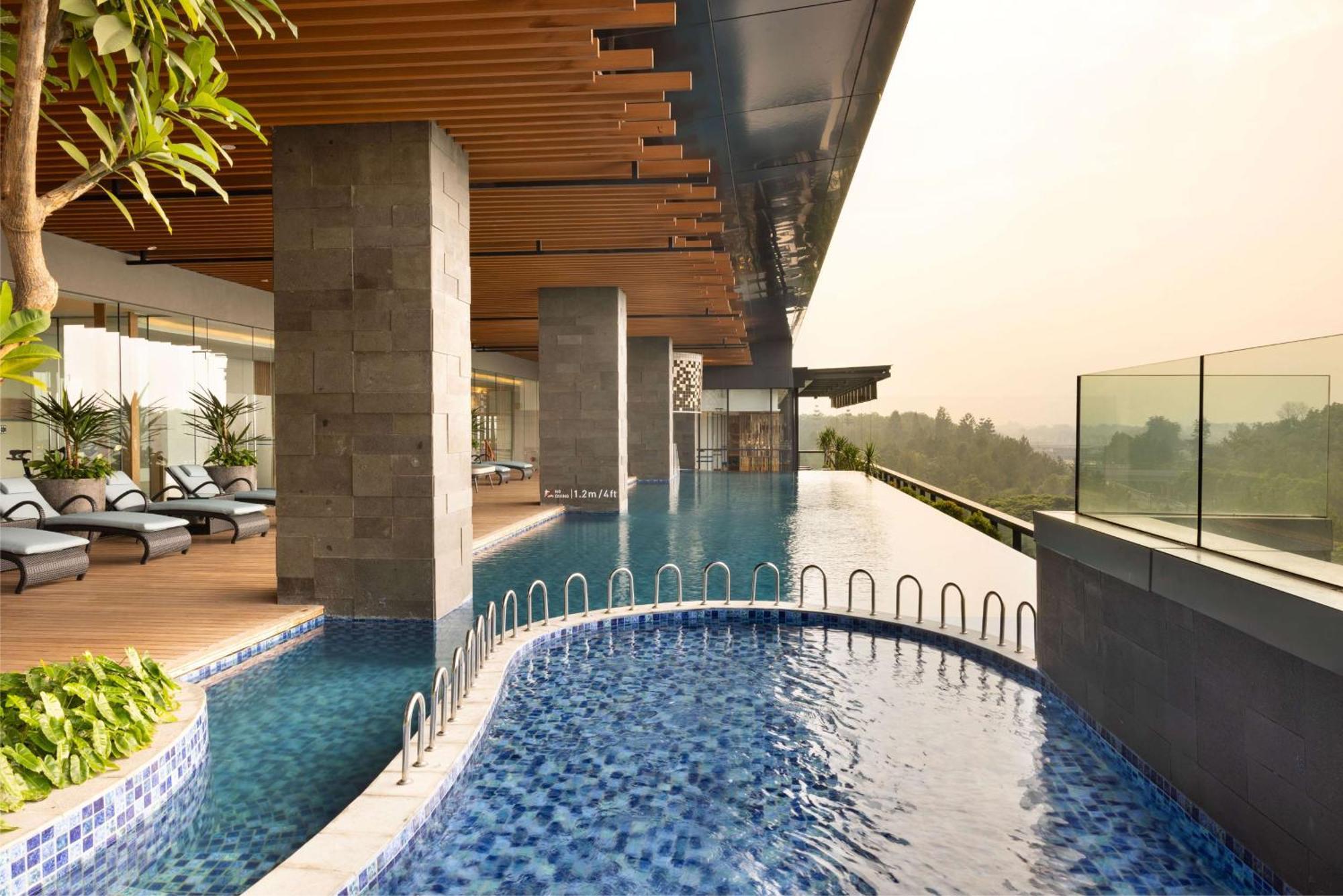 Doubletree By Hilton Jakarta Bintaro Jaya Серпонг Екстериор снимка