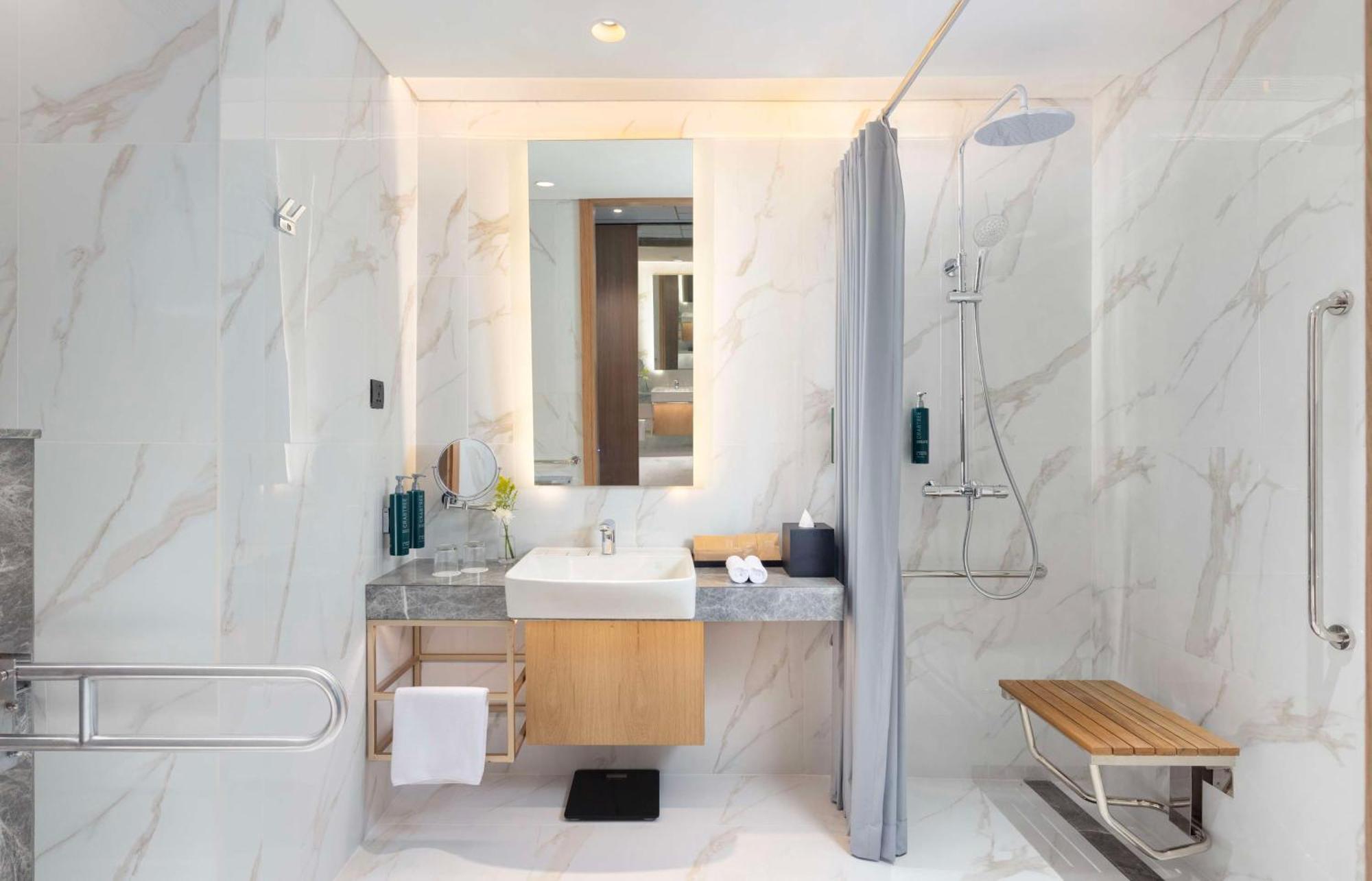 Doubletree By Hilton Jakarta Bintaro Jaya Серпонг Екстериор снимка