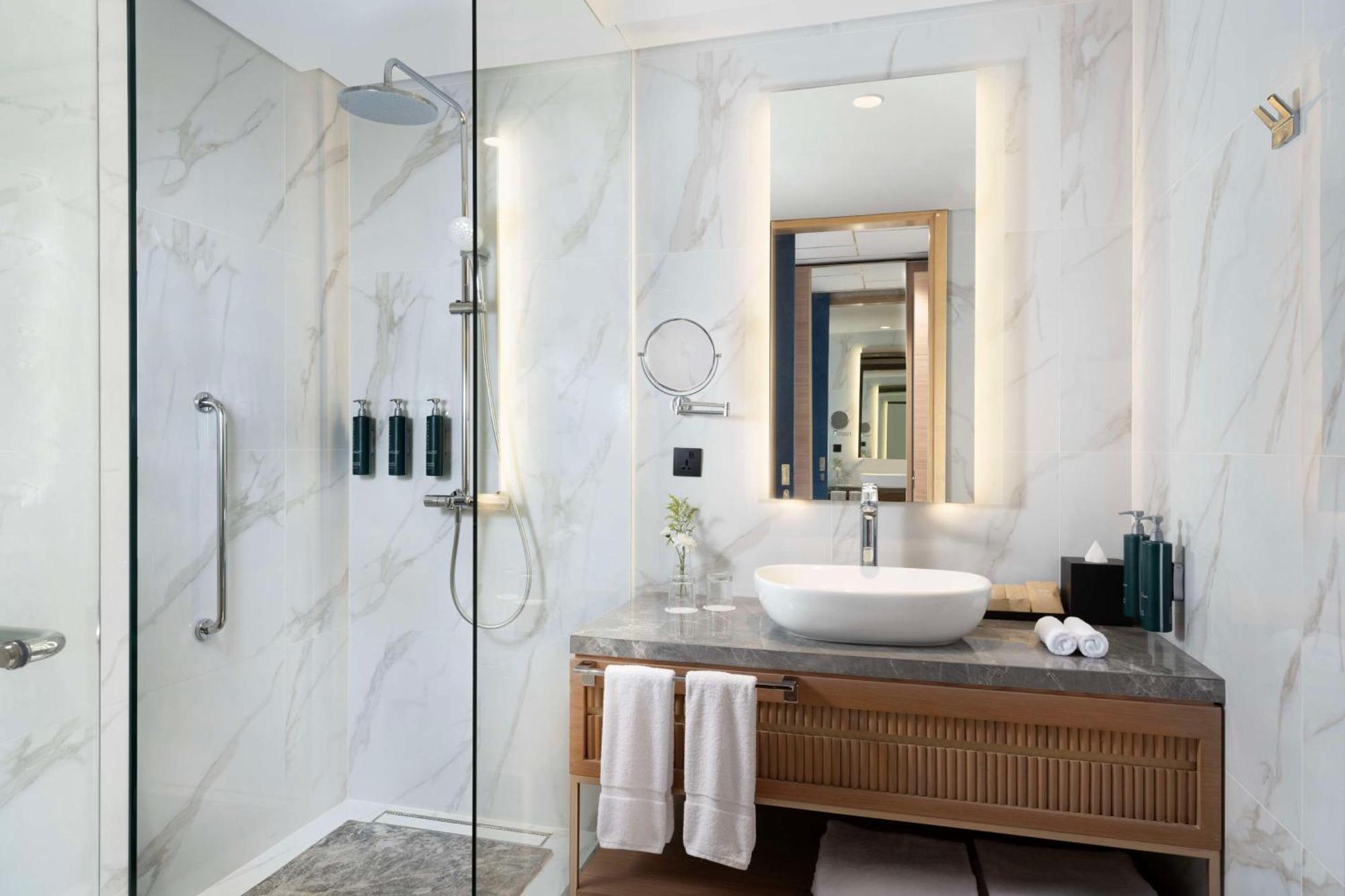 Doubletree By Hilton Jakarta Bintaro Jaya Серпонг Екстериор снимка